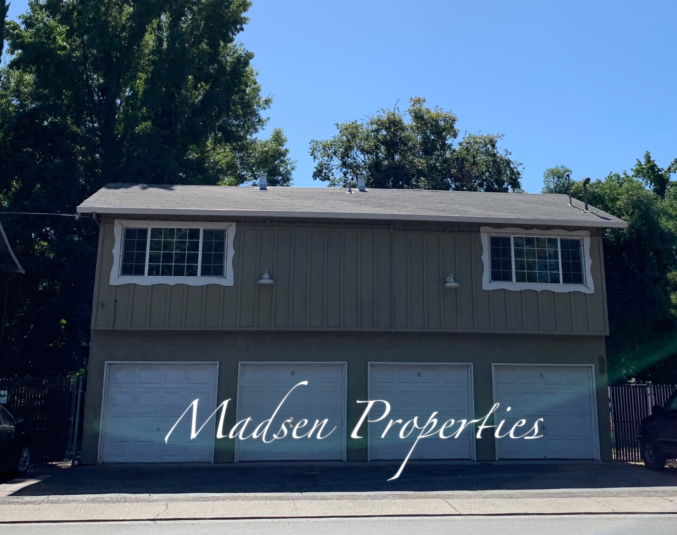 993 East Ave - B